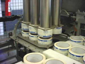 Výroba lepicích pásek ve firmě Laro Tape BV